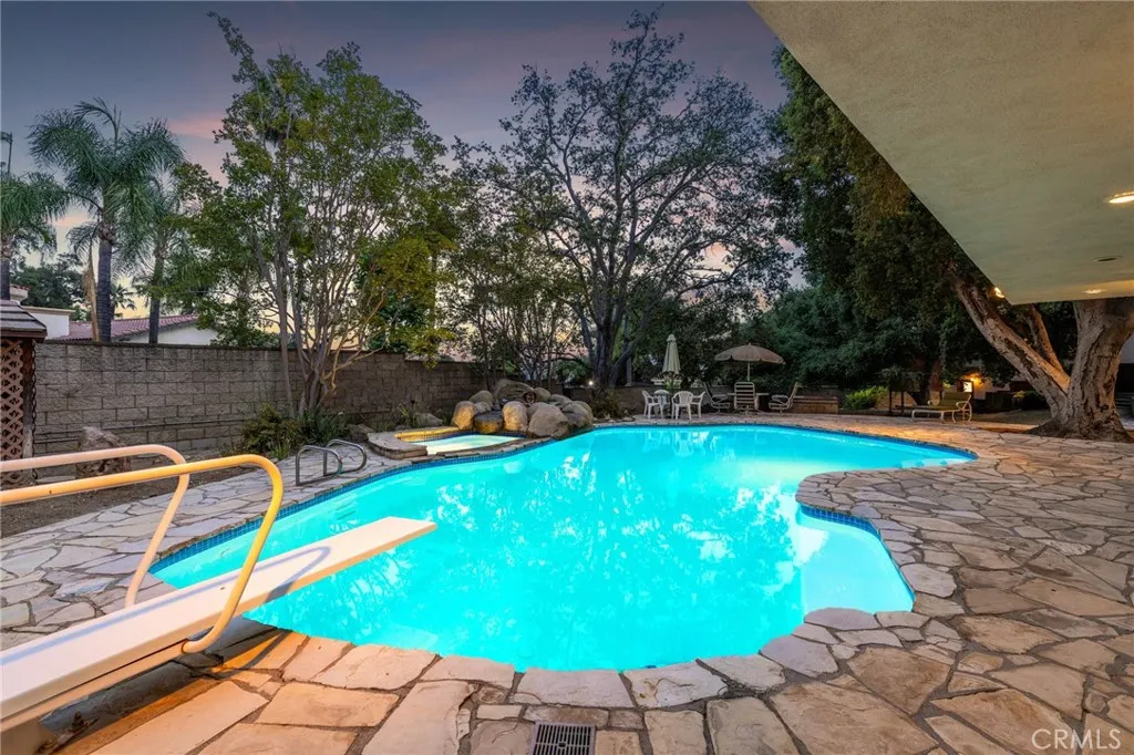 1146 Sandhurst Lane