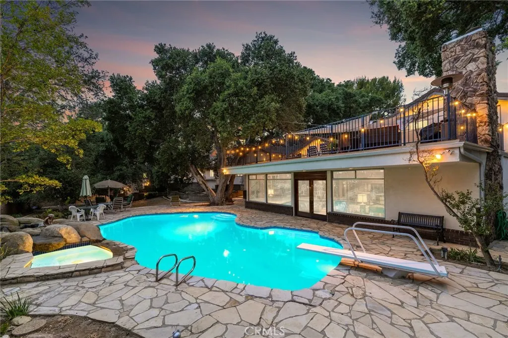 1146 Sandhurst Lane