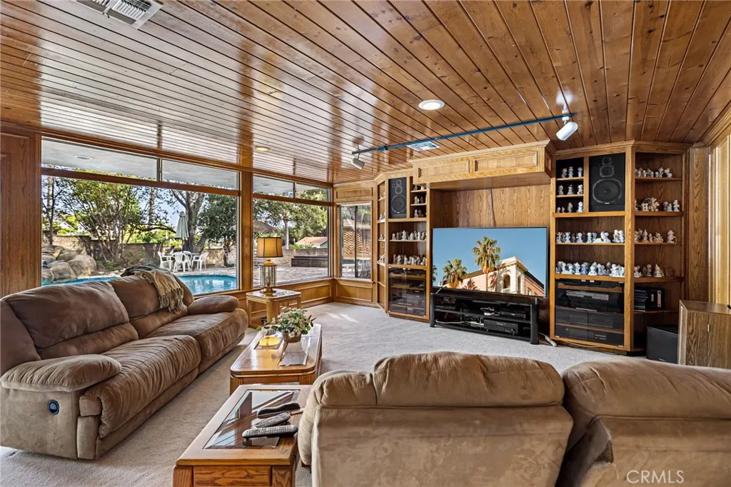 1146 Sandhurst Lane