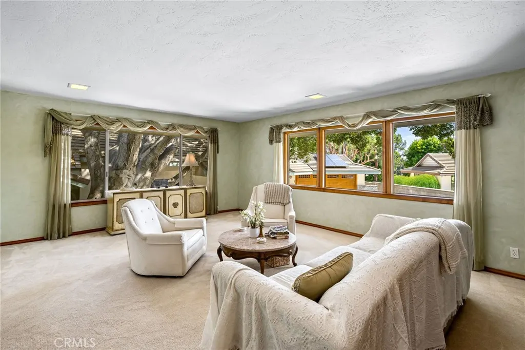 1146 Sandhurst Lane