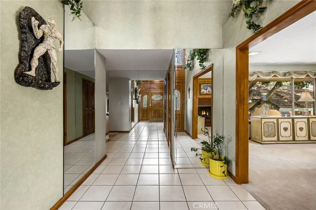 1146 Sandhurst Lane