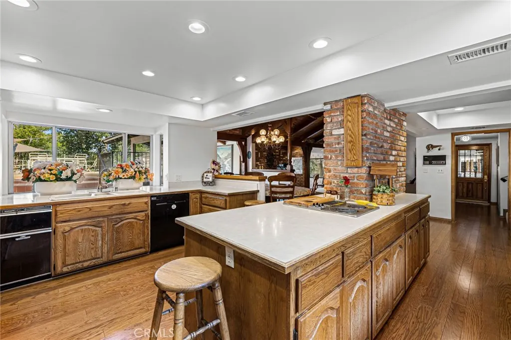 1146 Sandhurst Lane
