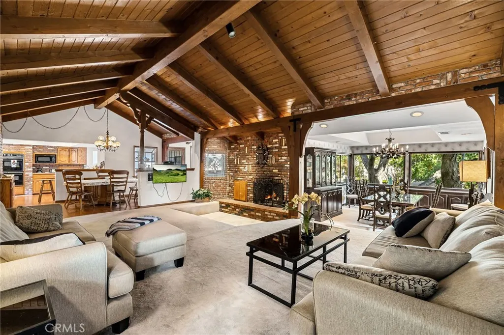 1146 Sandhurst Lane
