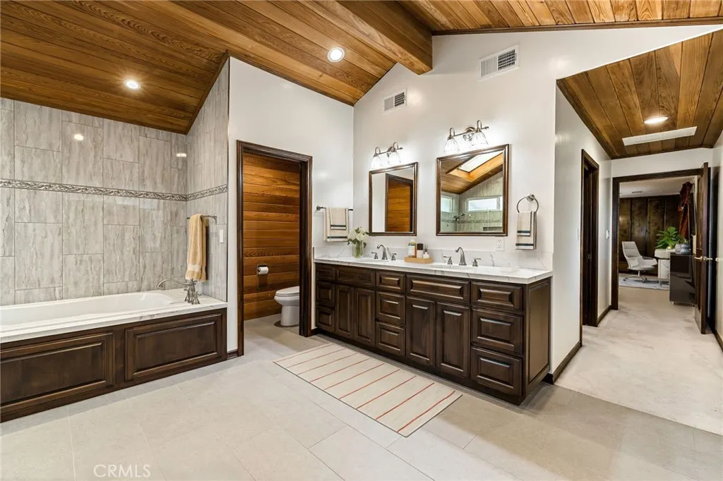 1146 Sandhurst Lane