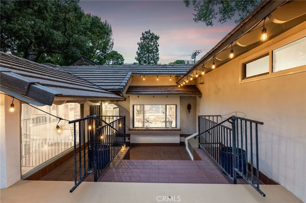 1146 Sandhurst Lane