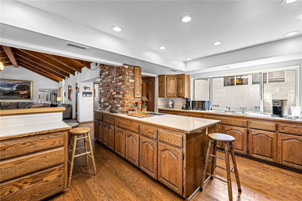 1146 Sandhurst Lane