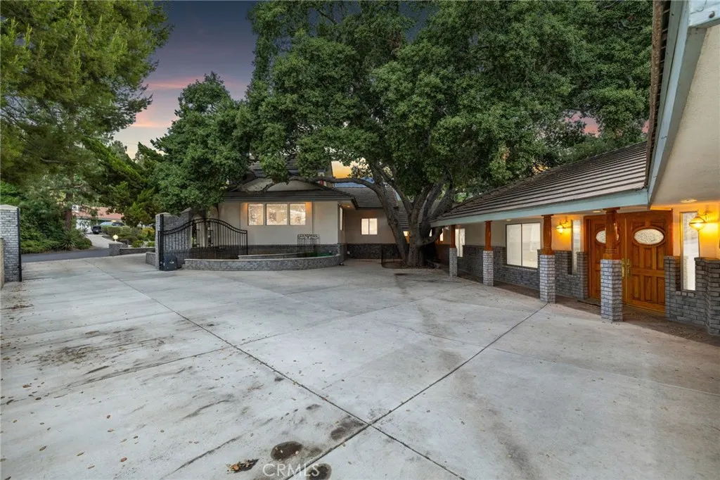 1146 Sandhurst Lane