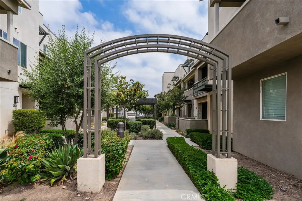 2823 Lily Lane