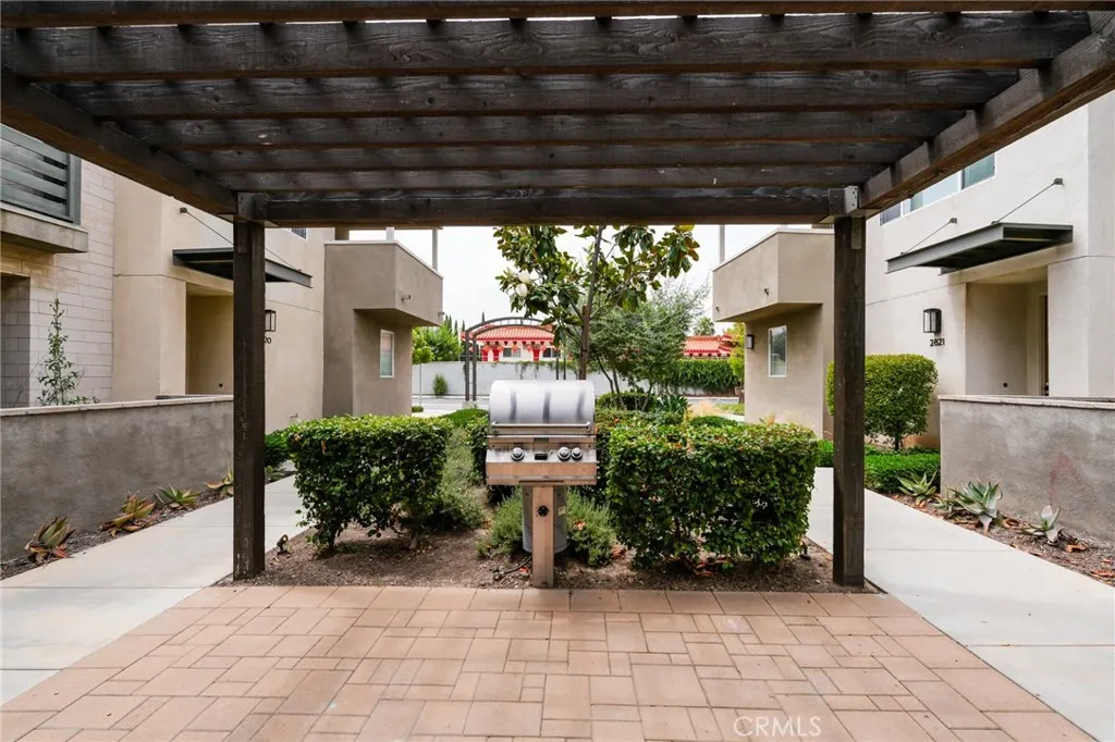 2823 Lily Lane