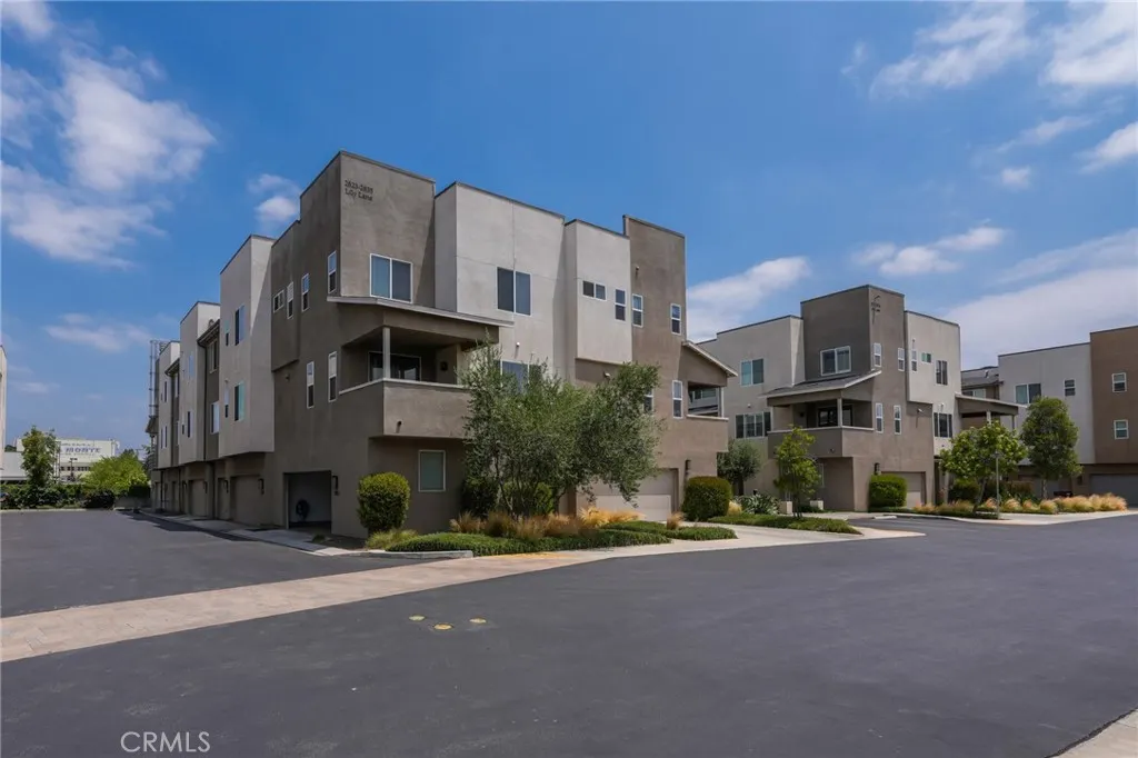2823 Lily Lane