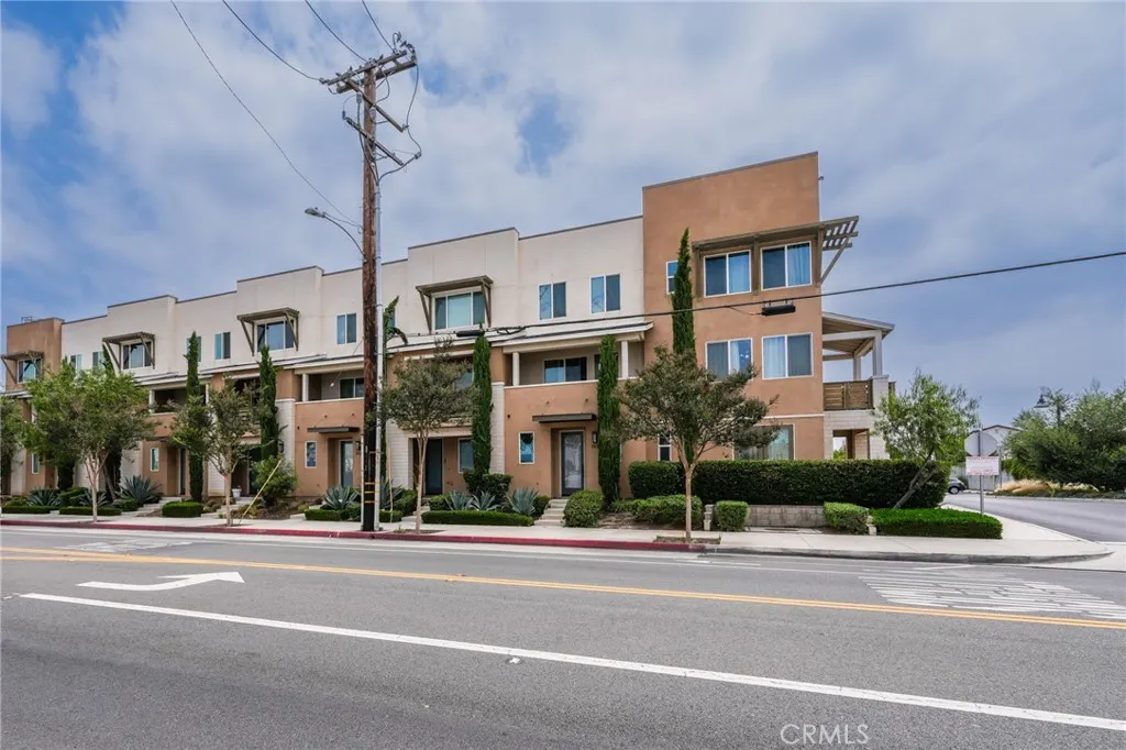 2823 Lily Lane