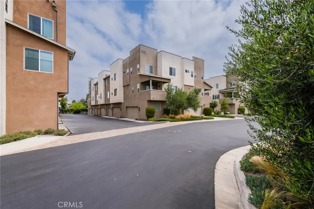 2823 Lily Lane