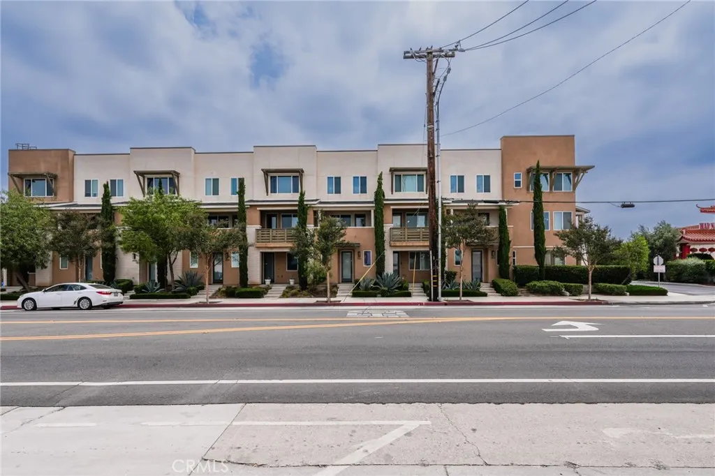 2823 Lily Lane