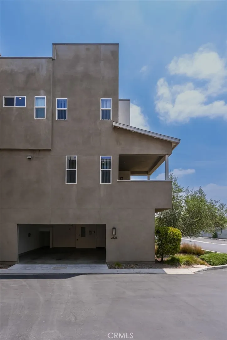 2823 Lily Lane
