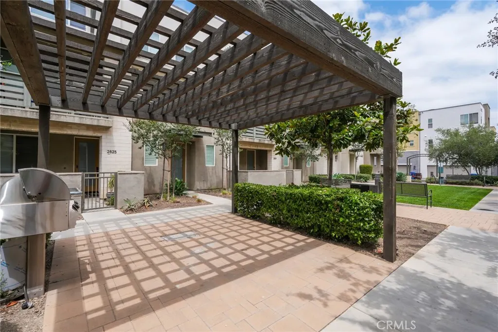 2823 Lily Lane