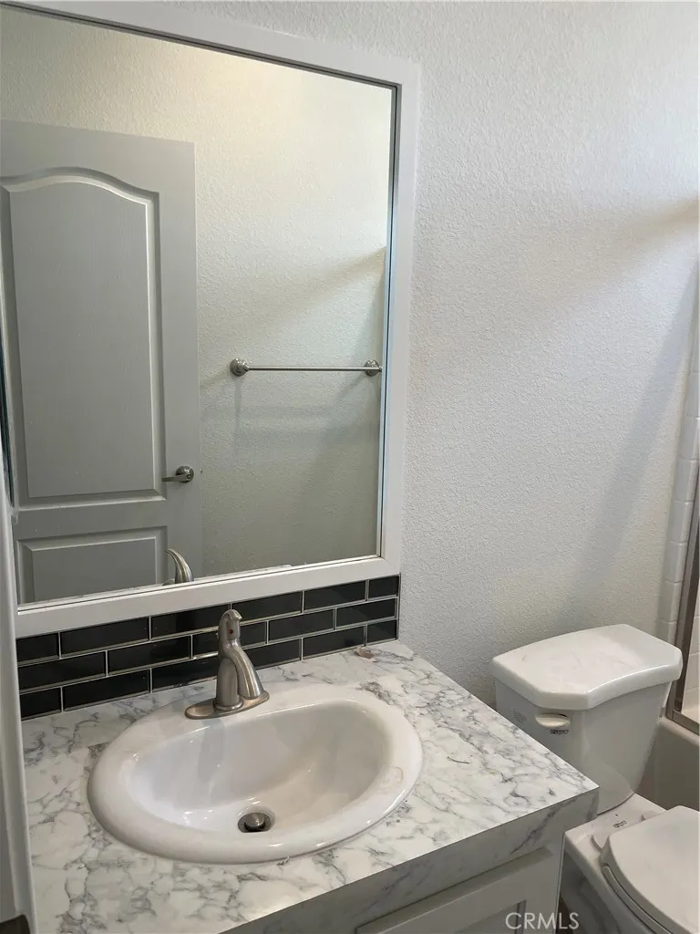 4095 Fruit Street, #228