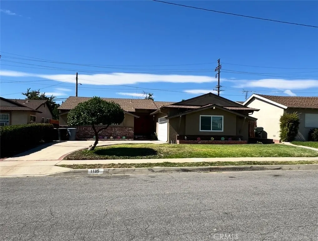 1135 W Coolfield Drive