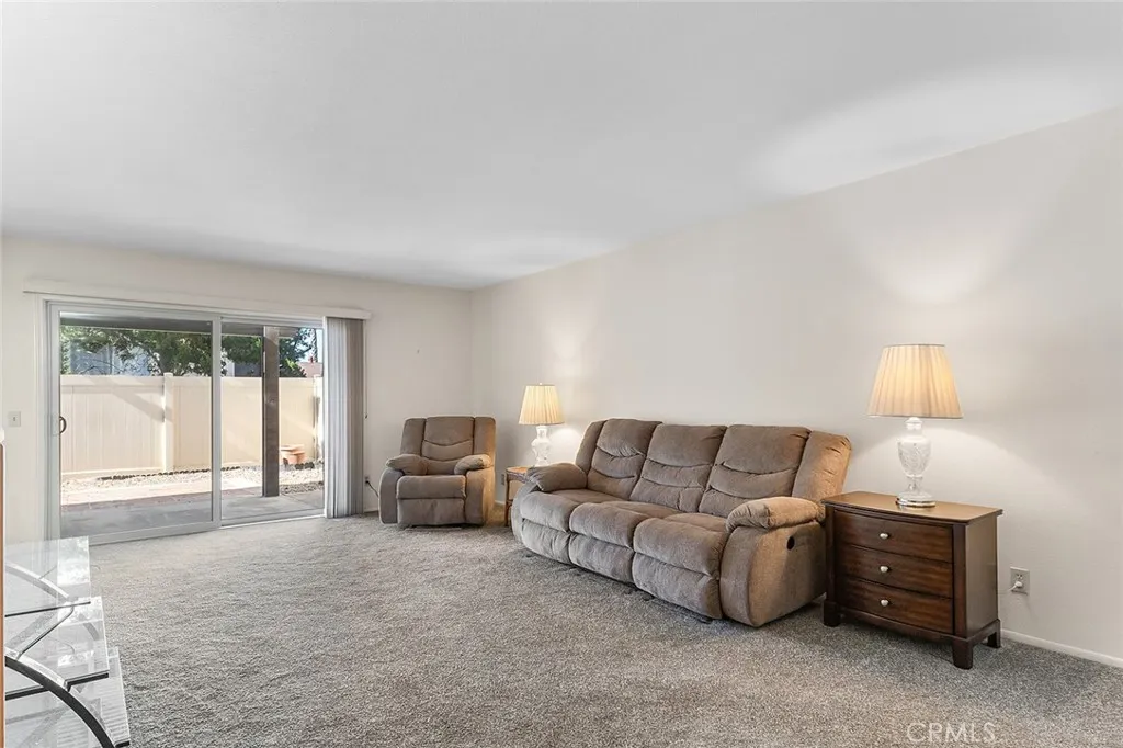 834 E Pepper Tree Drive