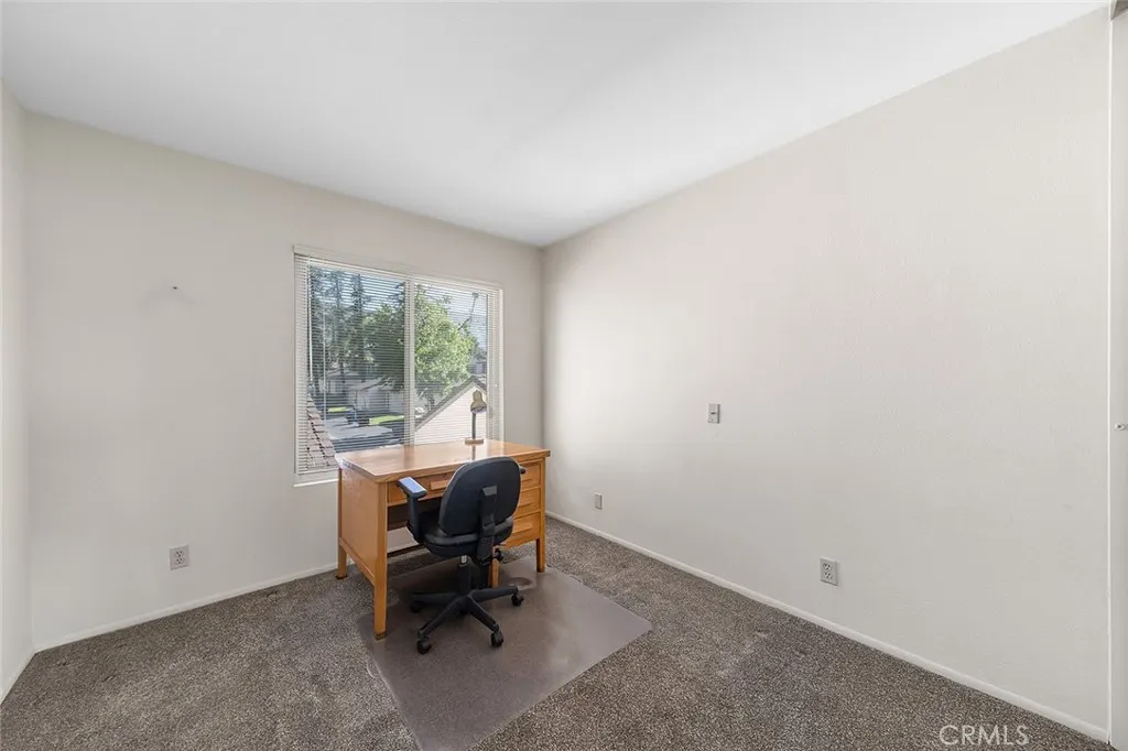 834 E Pepper Tree Drive