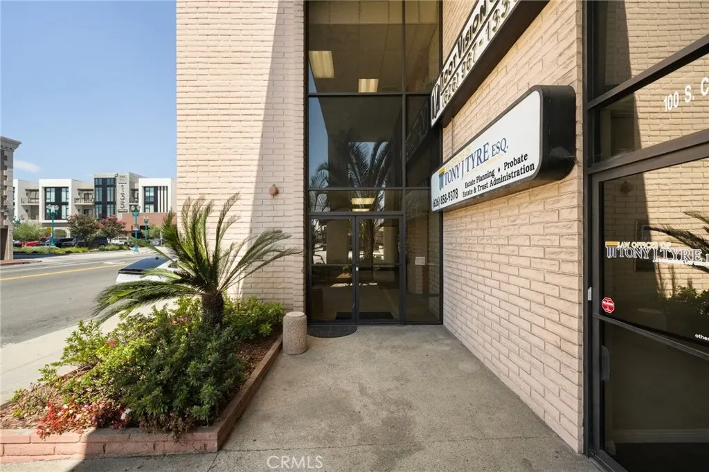 100 S Citrus Avenue