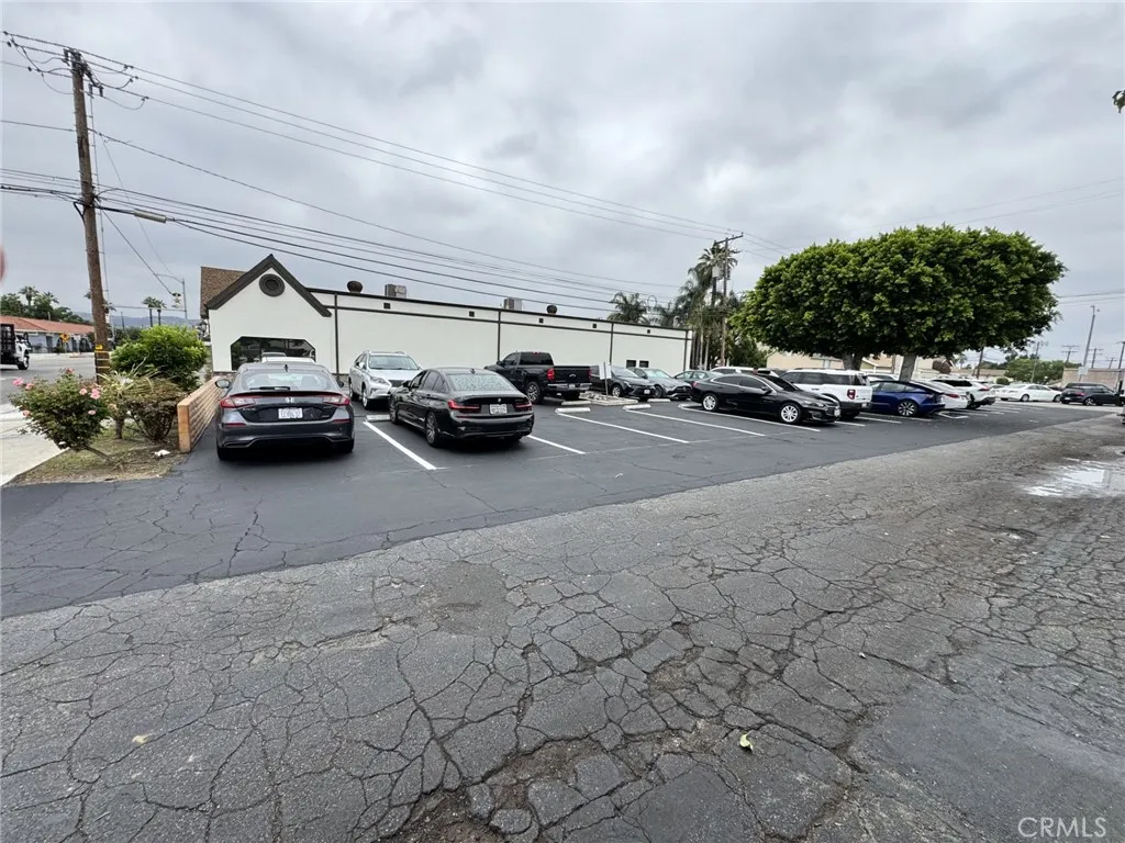 100 S Citrus Avenue