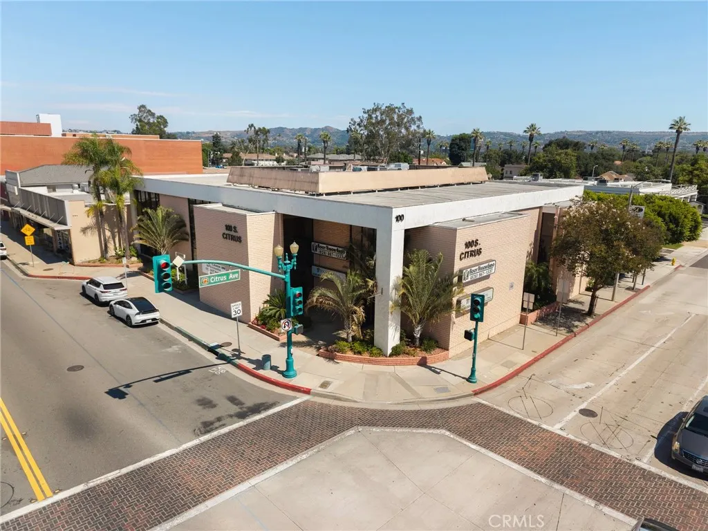 100 S Citrus Avenue
