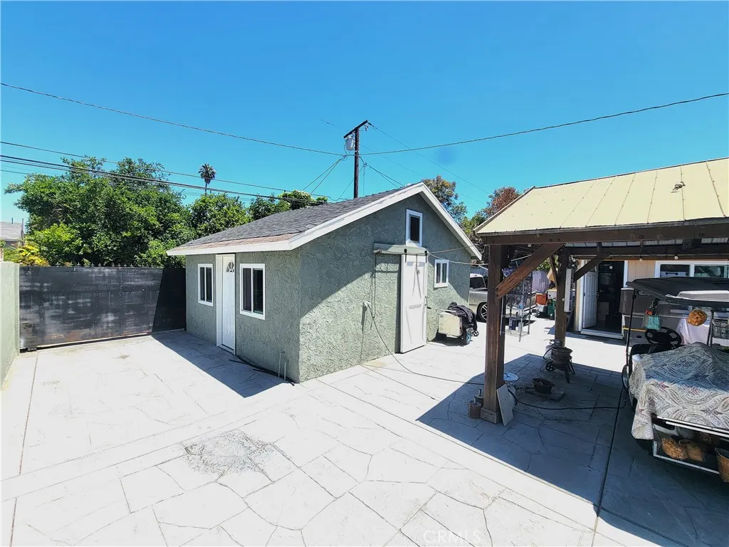 1265 W Mission Boulevard