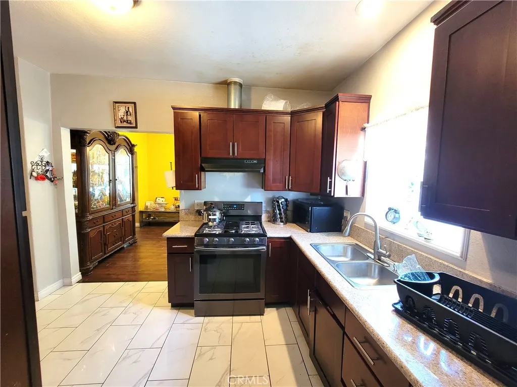 1265 W Mission Boulevard