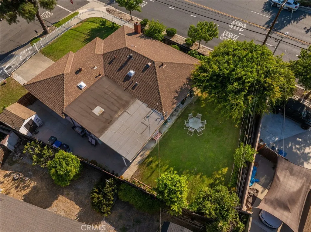 1605 E Caroline Street