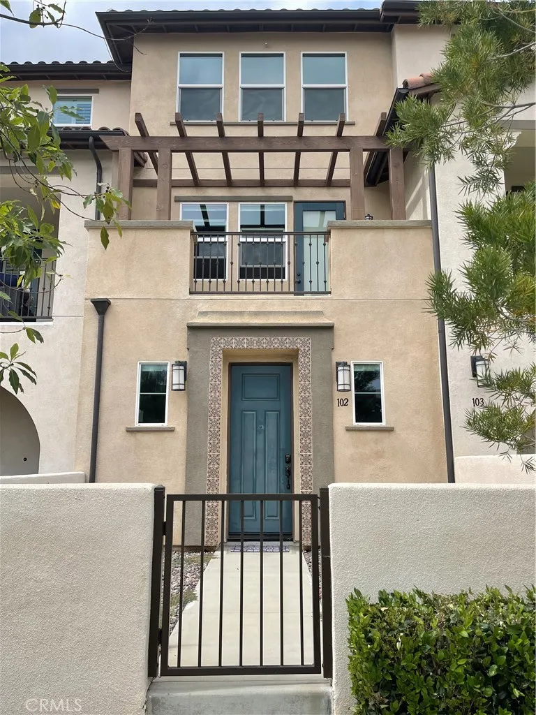 535 W Foothill Boulevard, #102
