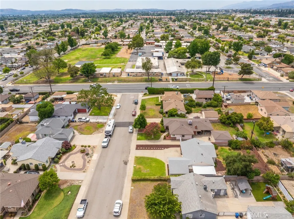 650 W Bonnie Brae Court