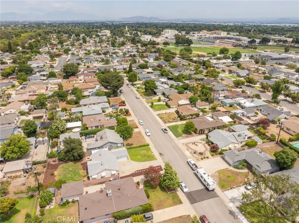 650 W Bonnie Brae Court