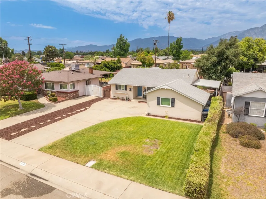 650 W Bonnie Brae Court