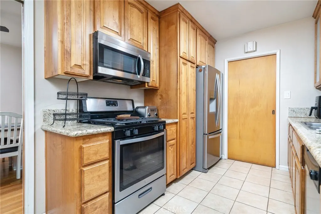 650 W Bonnie Brae Court