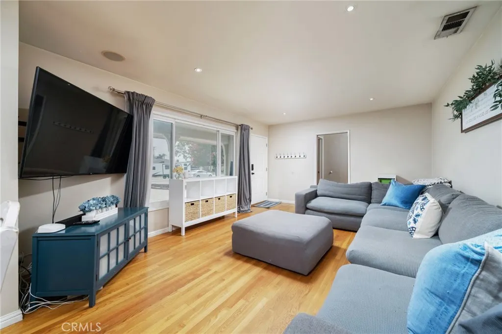 650 W Bonnie Brae Court