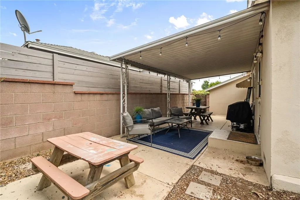 650 W Bonnie Brae Court