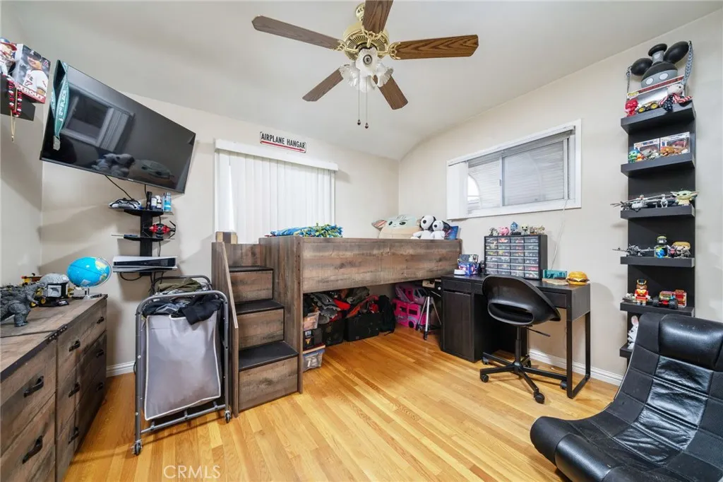 650 W Bonnie Brae Court