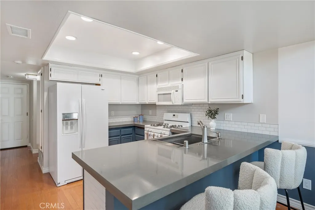 140 N Glendora Avenue