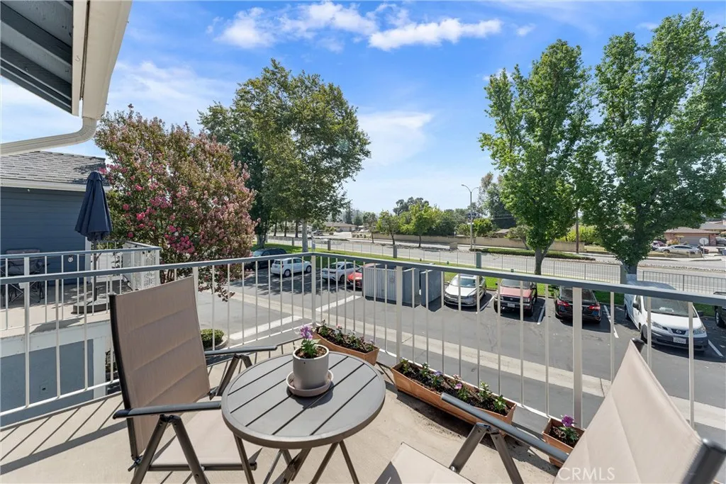 140 N Glendora Avenue