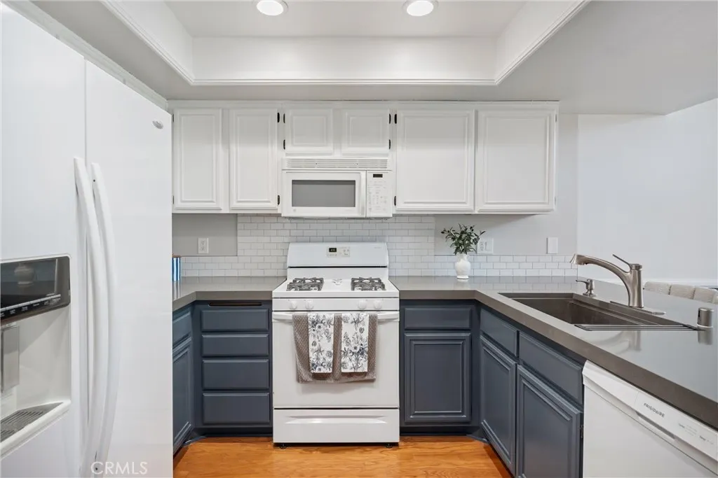 140 N Glendora Avenue