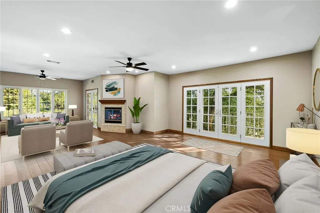 533 E Sierra Madre Avenue