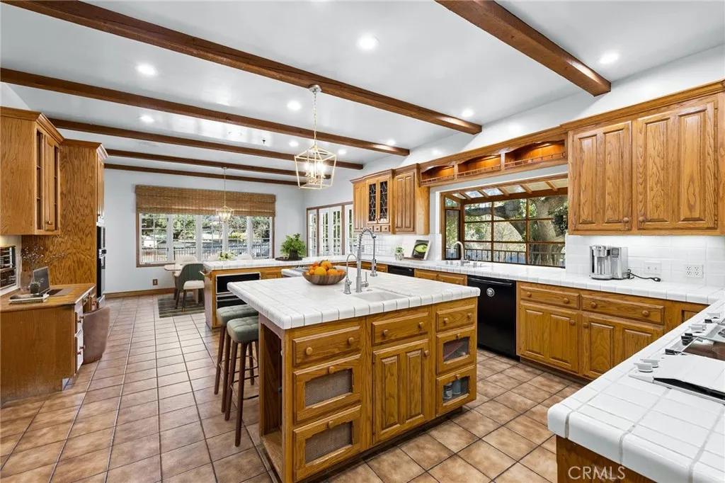 533 E Sierra Madre Avenue