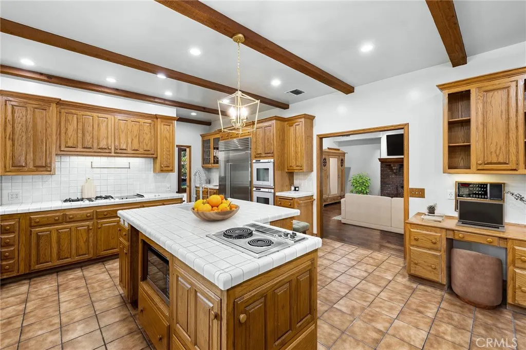 533 E Sierra Madre Avenue