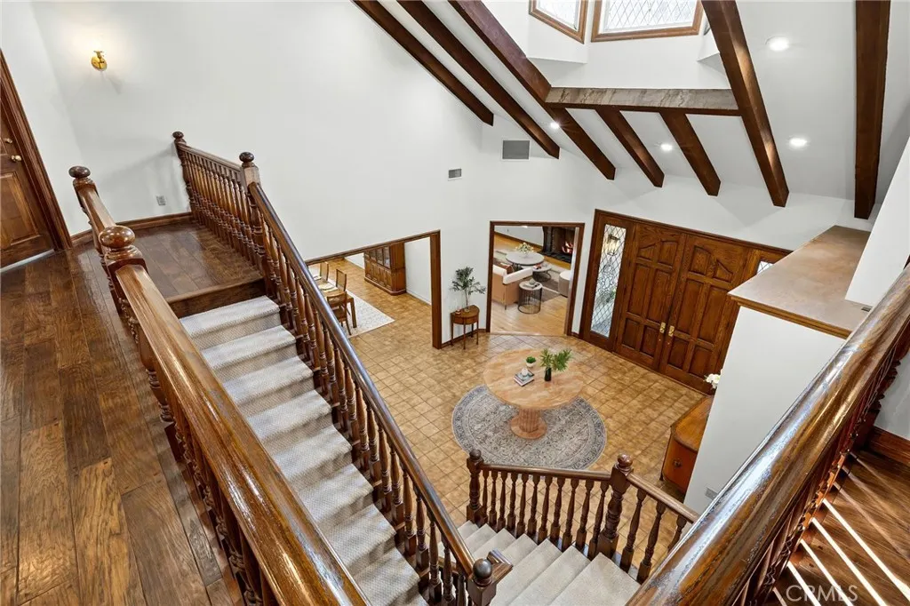 533 E Sierra Madre Avenue