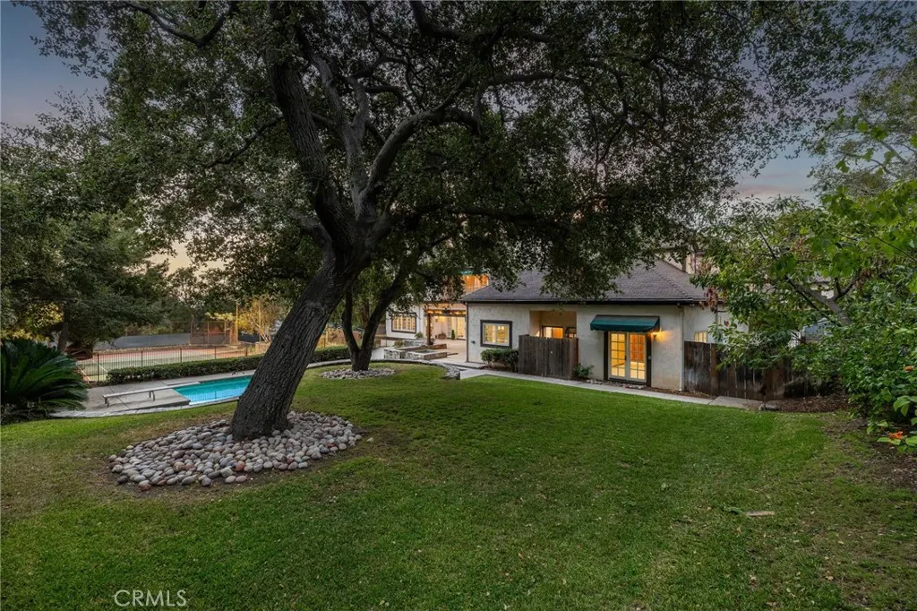 533 E Sierra Madre Avenue
