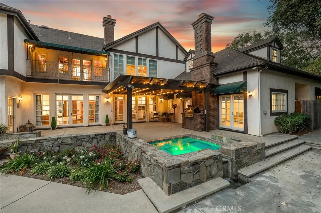 533 E Sierra Madre Avenue
