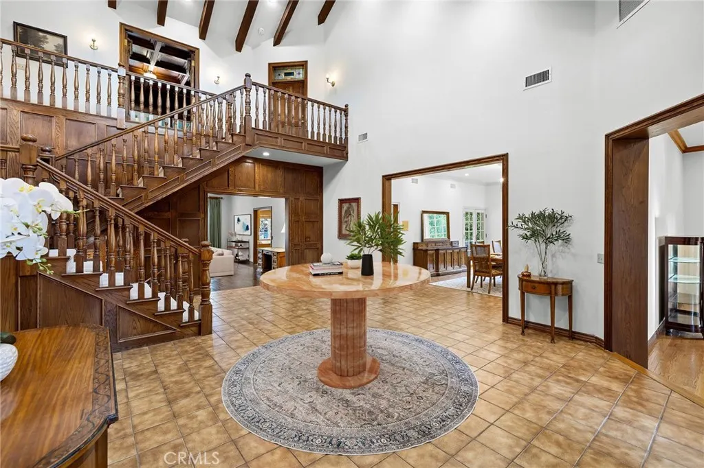 533 E Sierra Madre Avenue