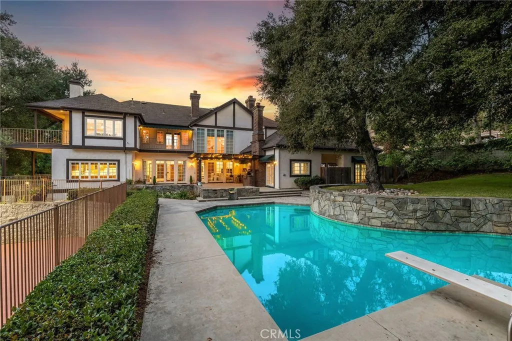 533 E Sierra Madre Avenue
