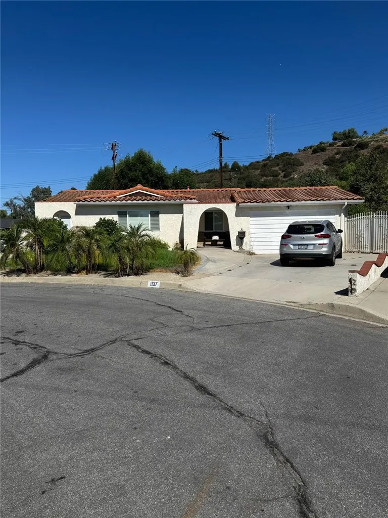 1137 Willow Avenue