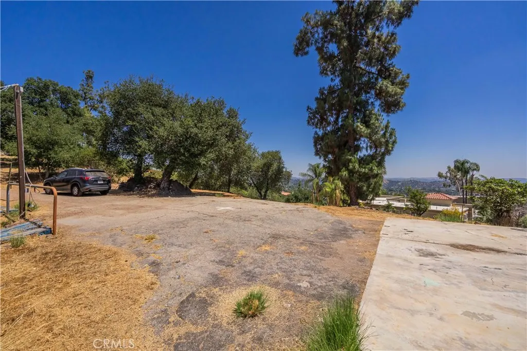 947 N Glendora Avenue